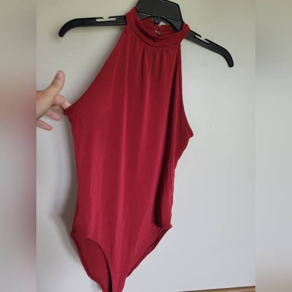 Forever 21 Women's Burgundy Red Sleeveless High Neck Bodysuit Size Small - Picture 2 of 7